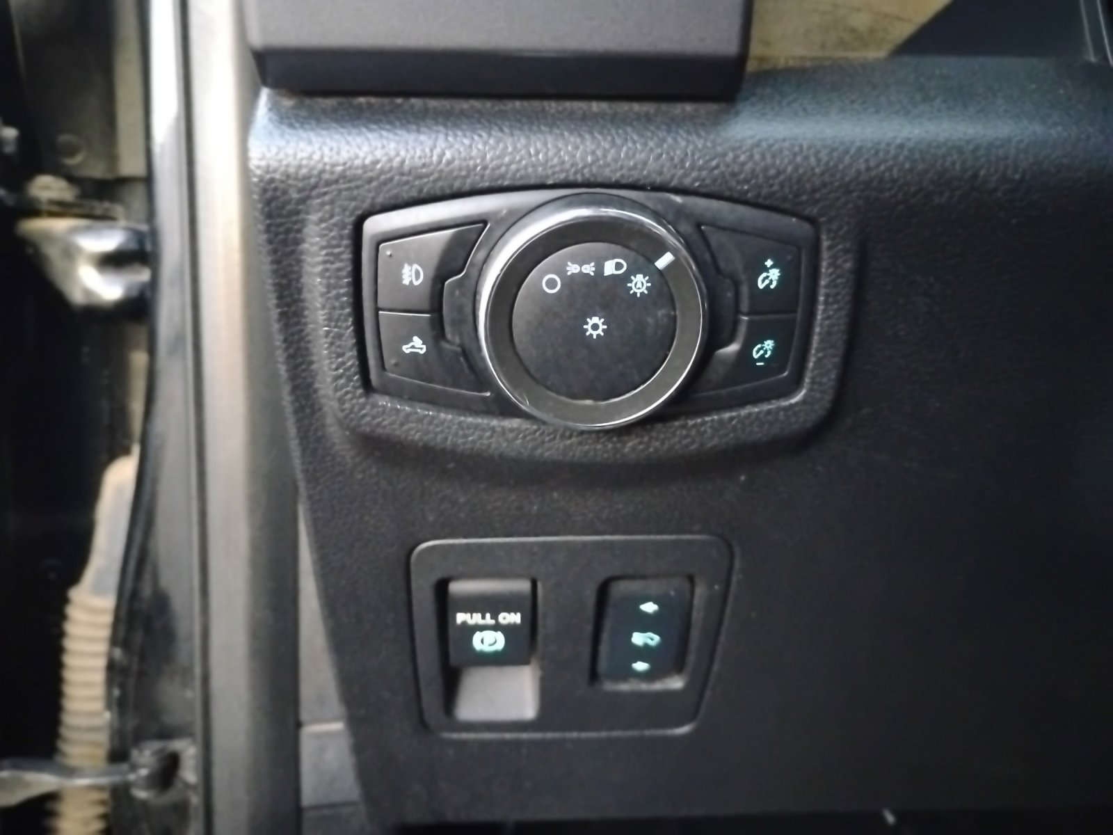 Used 2016 Ford F150 XLT w/ Equipment Group 301A Mid image 24