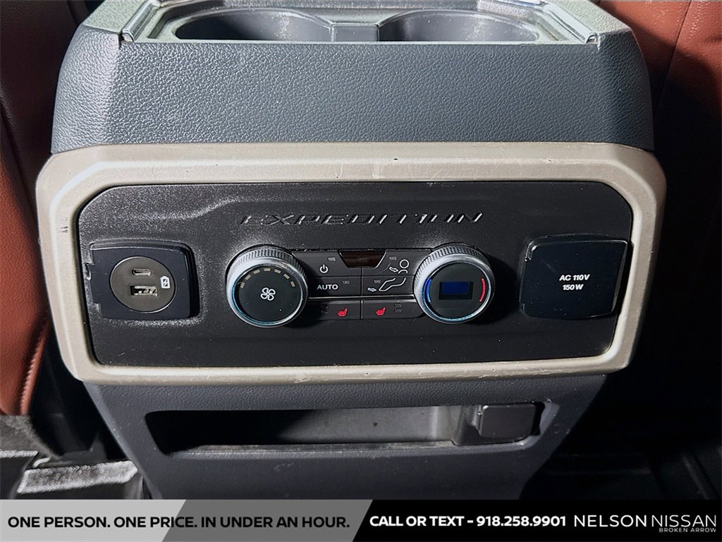 Used 2022 Ford Expedition Limited image 27