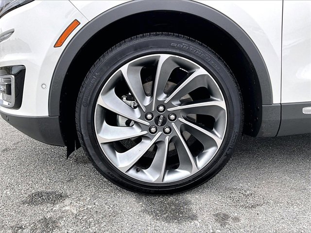 Used 2020 Lincoln Nautilus Reserve w/ Equipment Group 202A image 7