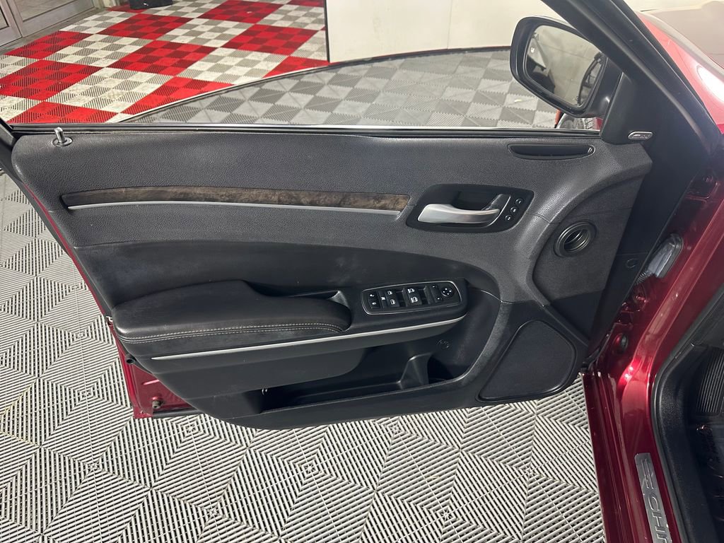 Used 2018 Chrysler 300 Limited w/ Safetytec Plus Group image 18