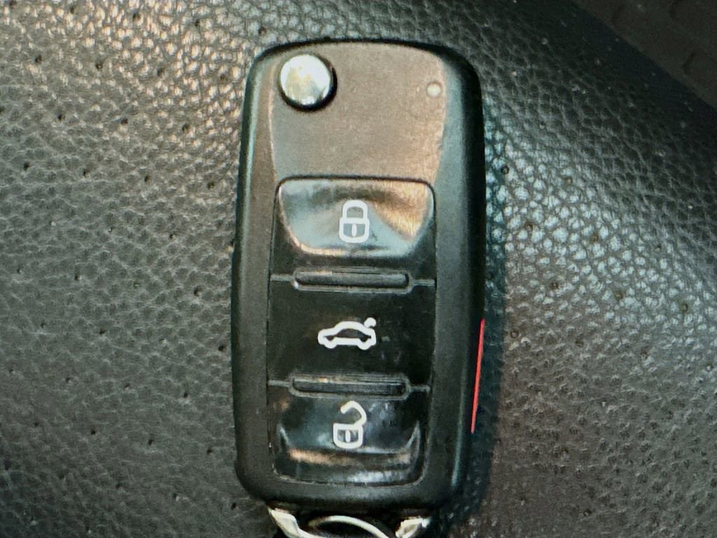 Used 2017 Volkswagen Tiguan S FWD image 36