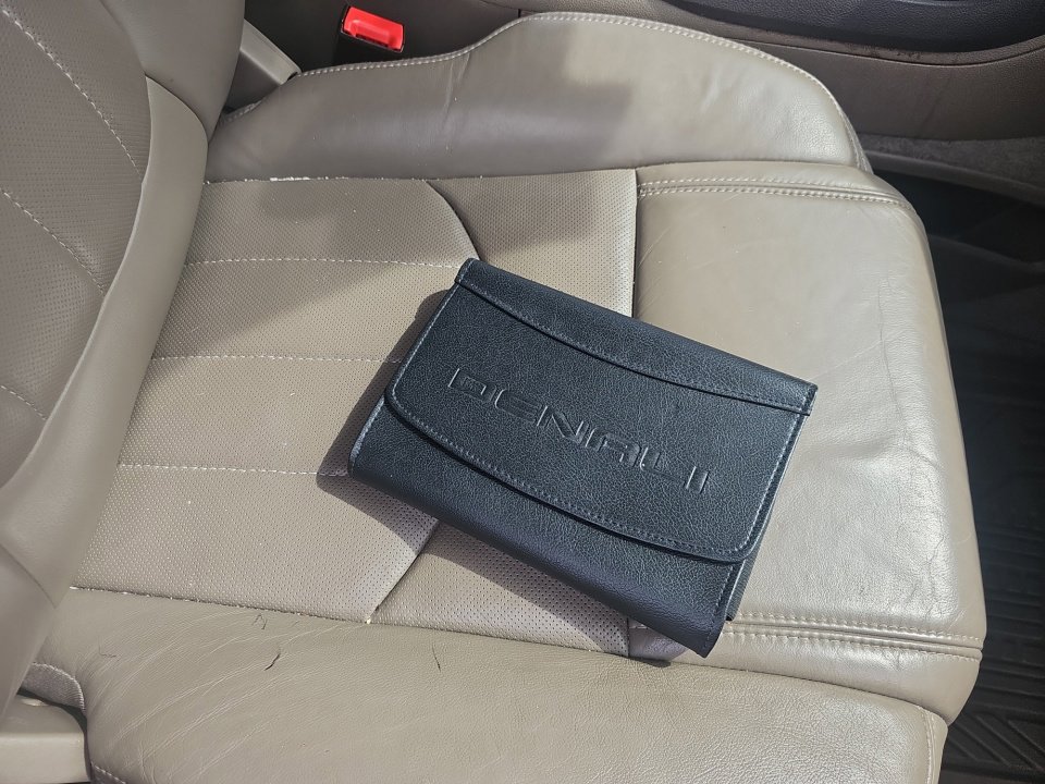 Used 2016 GMC Acadia Denali image 33