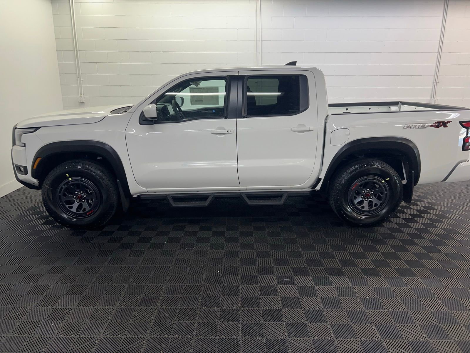 New 2025 Nissan Frontier PRO-4X w/ Tow Package image 4