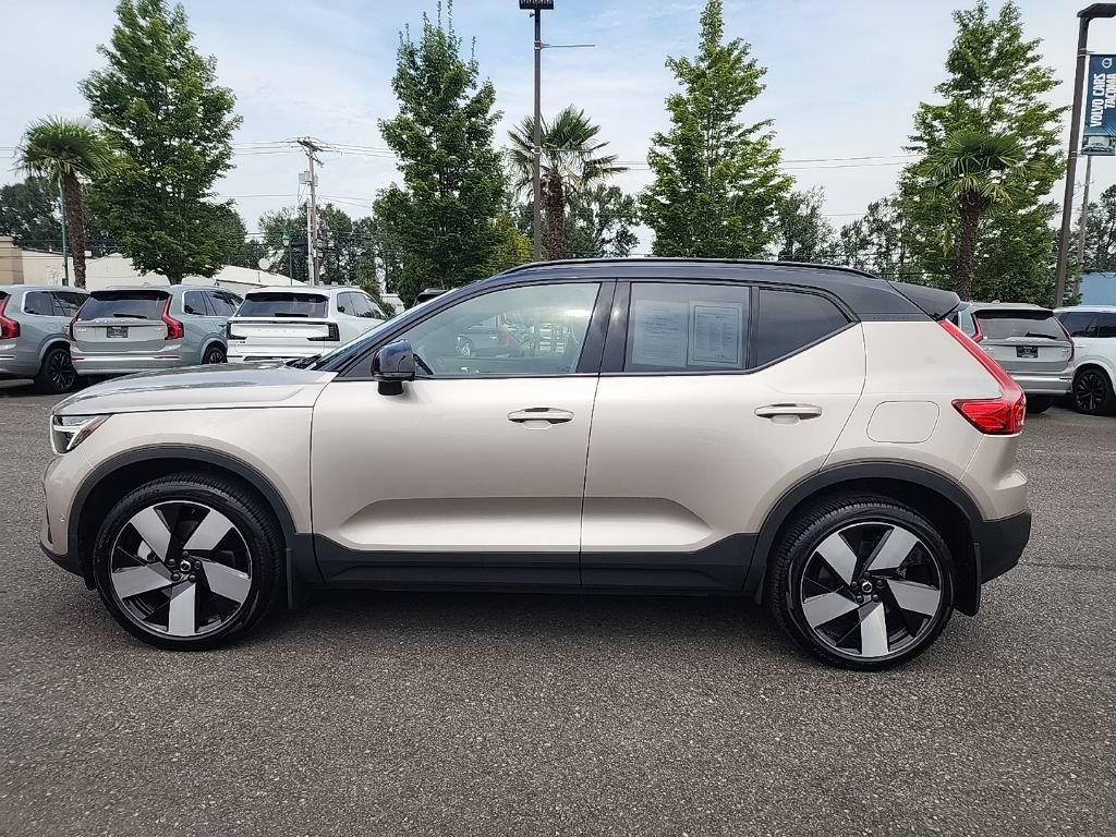 Used 2023 Volvo XC40 Recharge Ultimate w/ Protection Package Premier AWD/4WD image 2