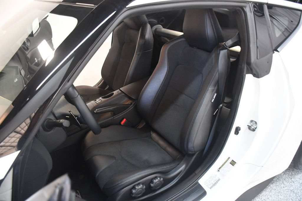 Used 2025 Nissan Z Performance w/ Floor Mat Package RWD image 29