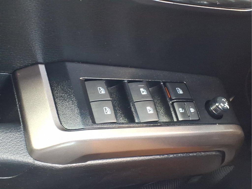 Used 2021 Toyota Tacoma Limited AWD/4WD image 27