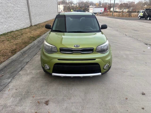 Used 2018 Kia Soul + FWD image 4