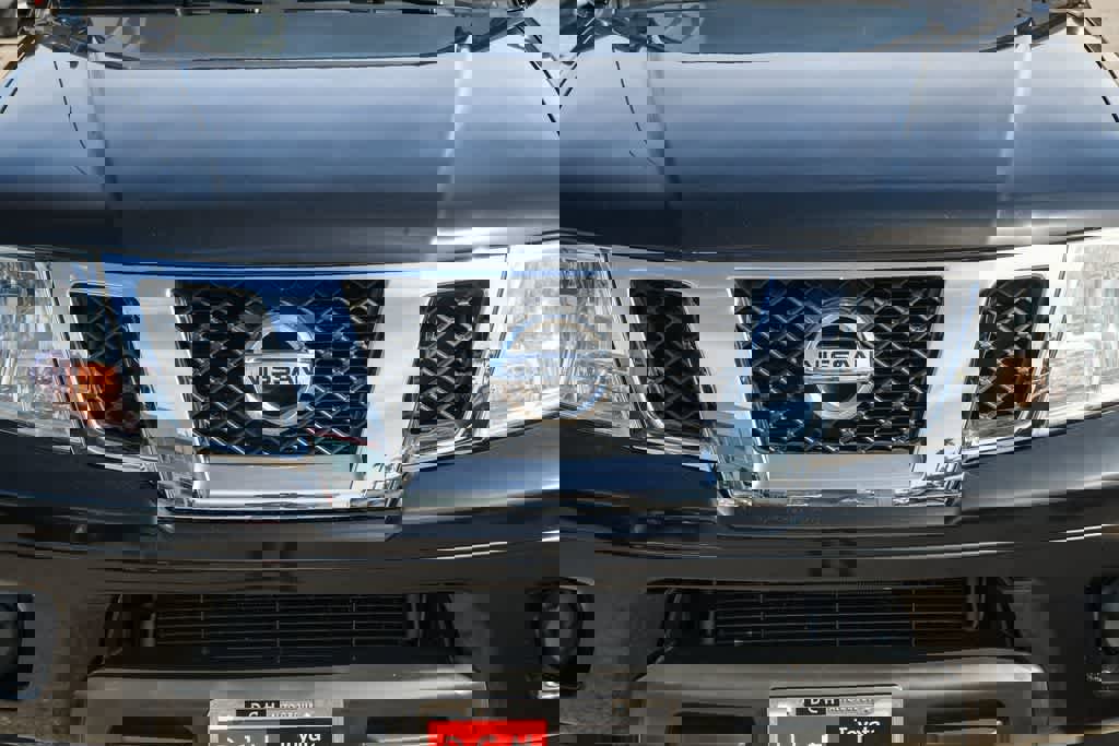 Used 2018 Nissan Frontier SV image 5