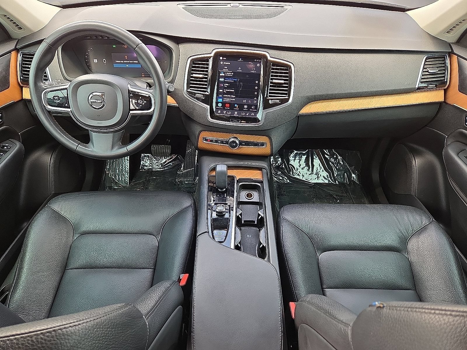 Used 2023 Volvo XC90 T8 Plus AWD/4WD image 18