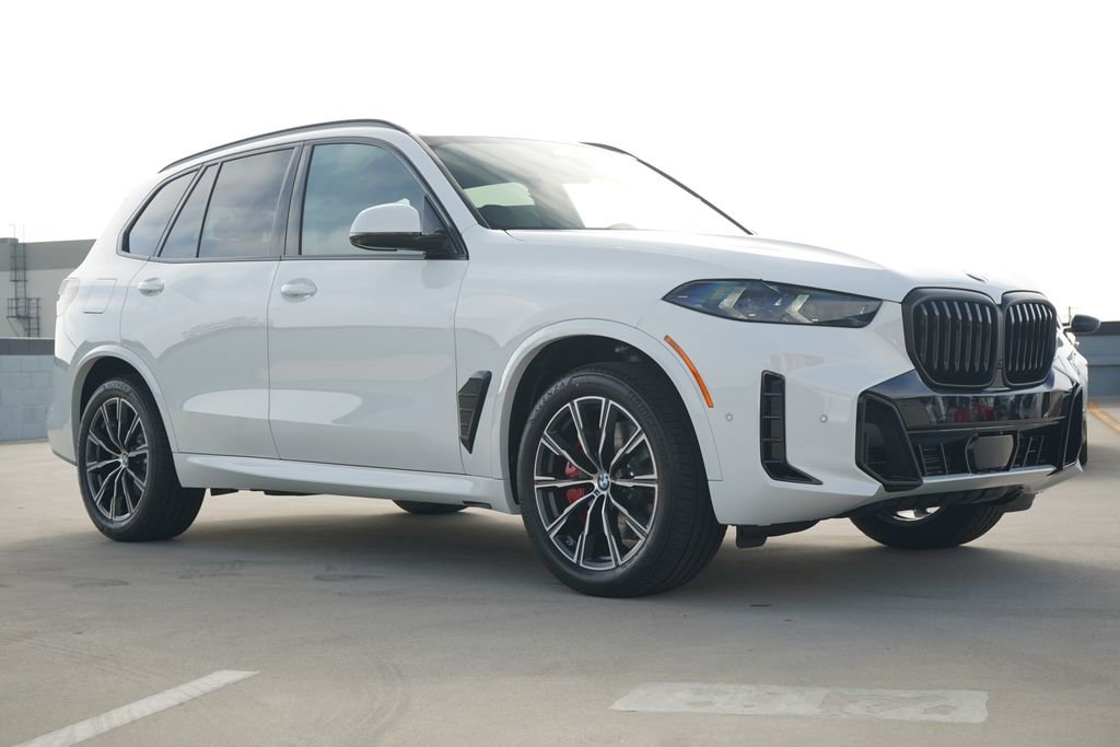 New 2026 BMW X5 xDrive40i w/ M Sport Package image 3