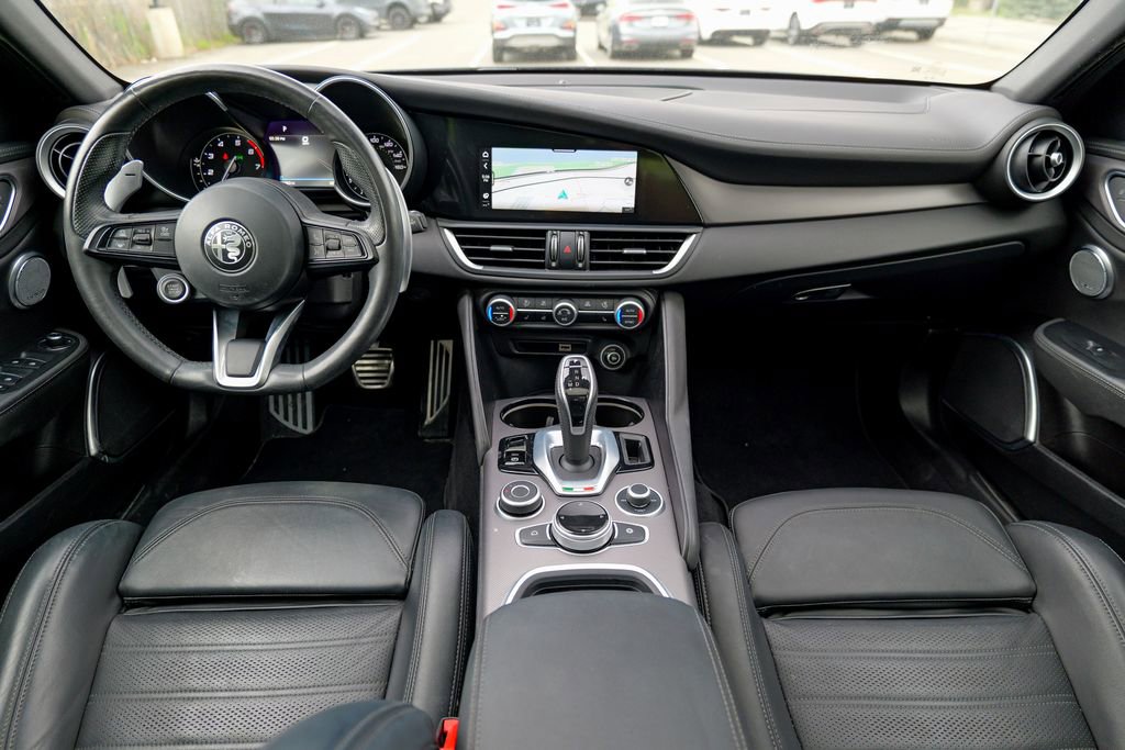 Used 2022 Alfa Romeo Giulia Veloce AWD/4WD image 41