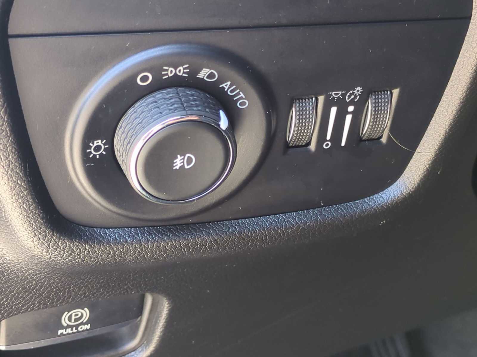 Used 2023 Jeep Grand Cherokee L Limited w/ Luxury Tech Group II image 36