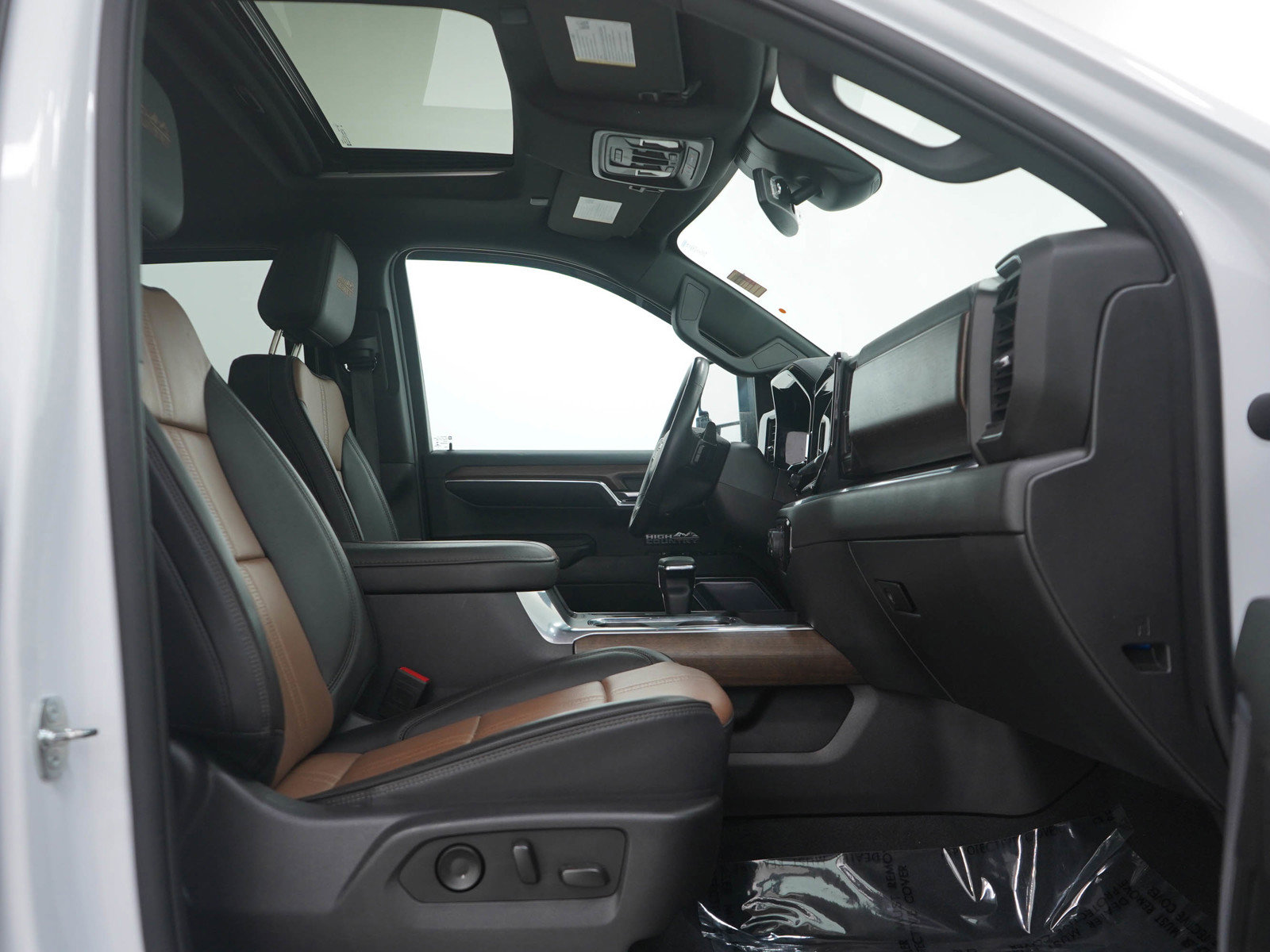 Used 2023 Chevrolet Silverado 1500 High Country image 11