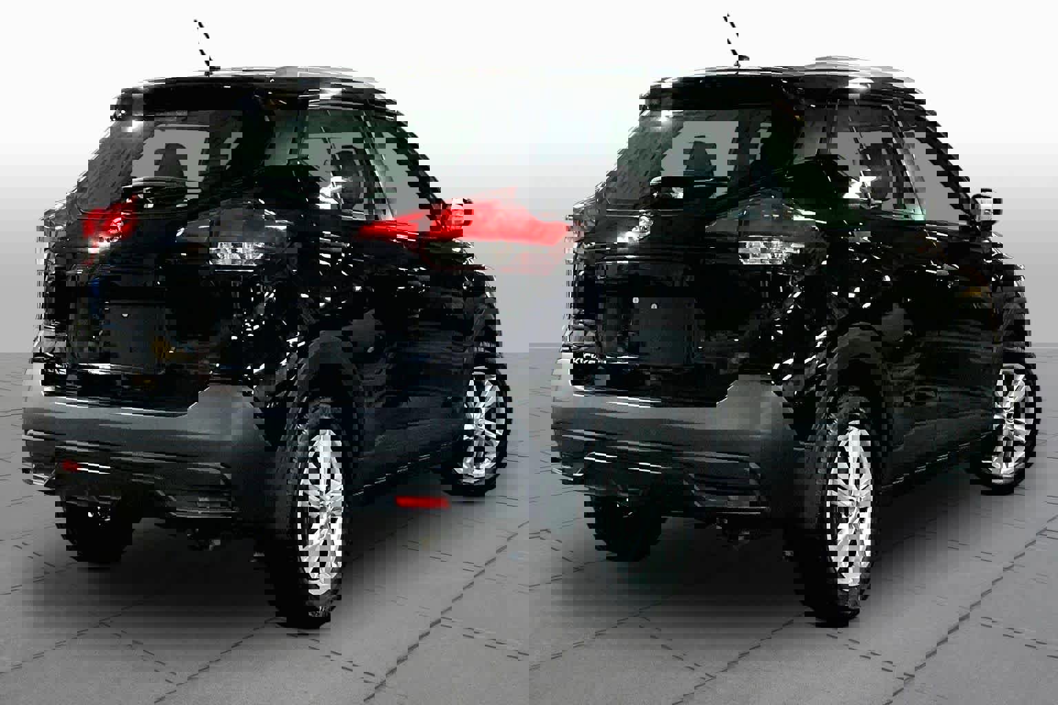 Used 2019 Nissan Kicks S image 13