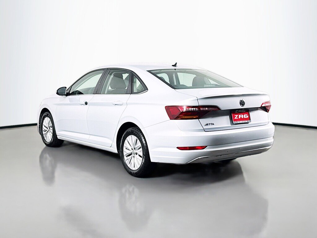 Used 2019 Volkswagen Jetta S image 3