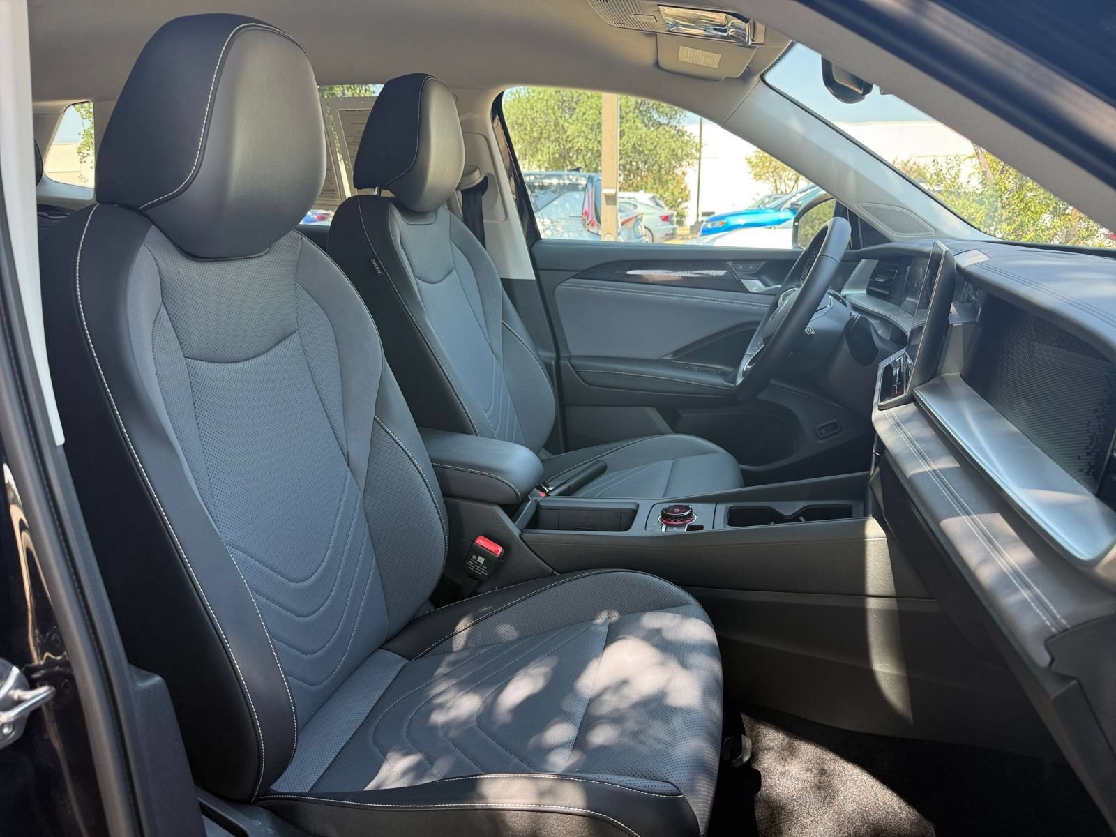Used 2026 Volkswagen Tiguan SE AWD/4WD image 37
