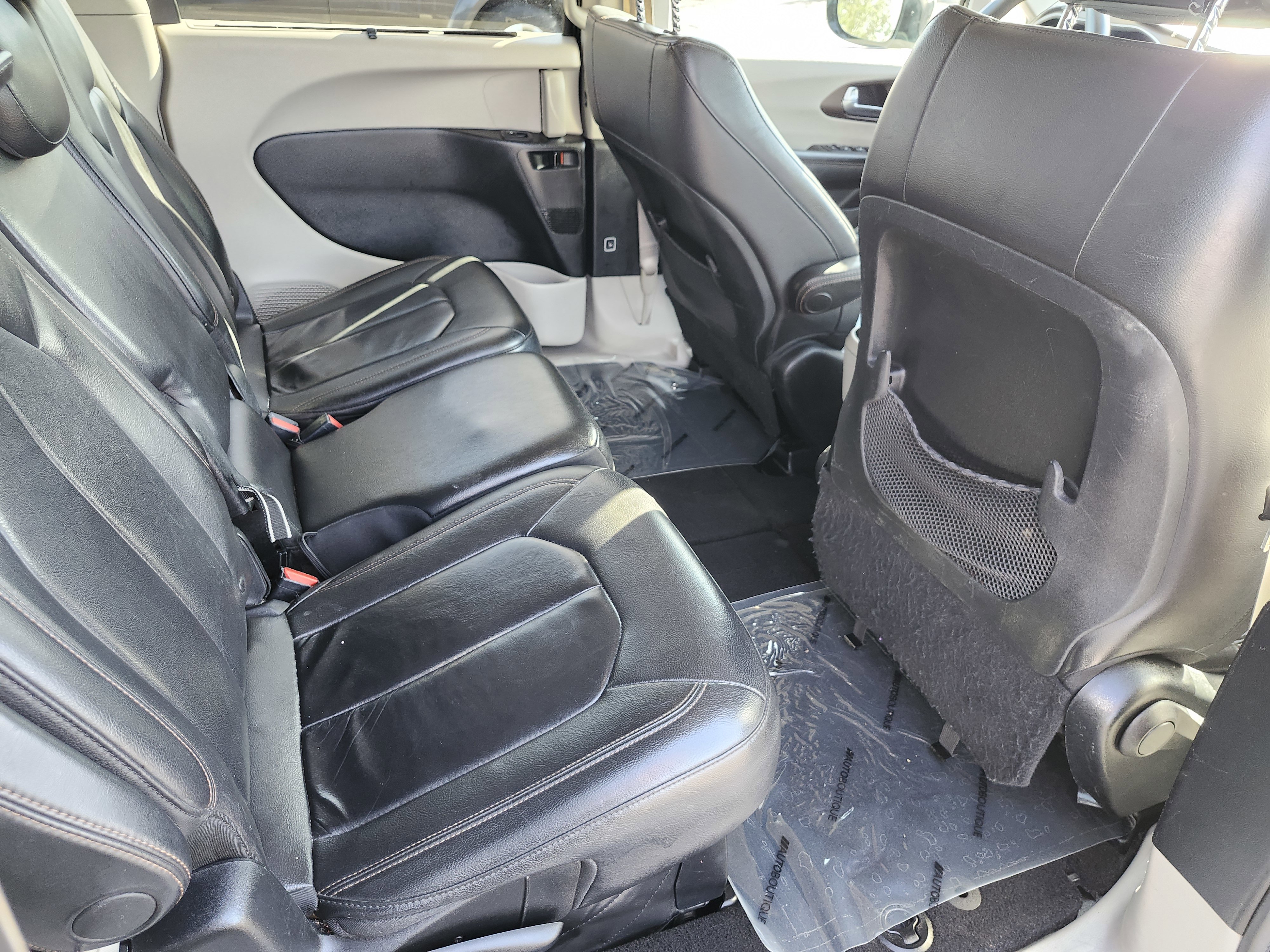 Used 2017 Chrysler Pacifica Touring-L image 19