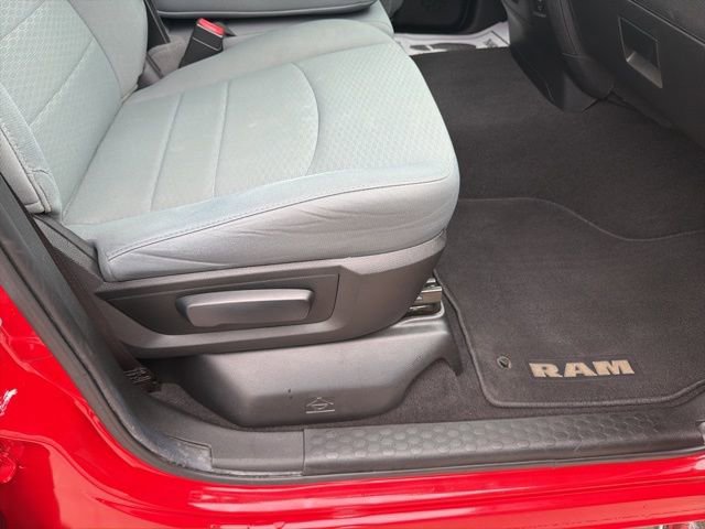 Used 2017 RAM 1500 Classic SLT image 28