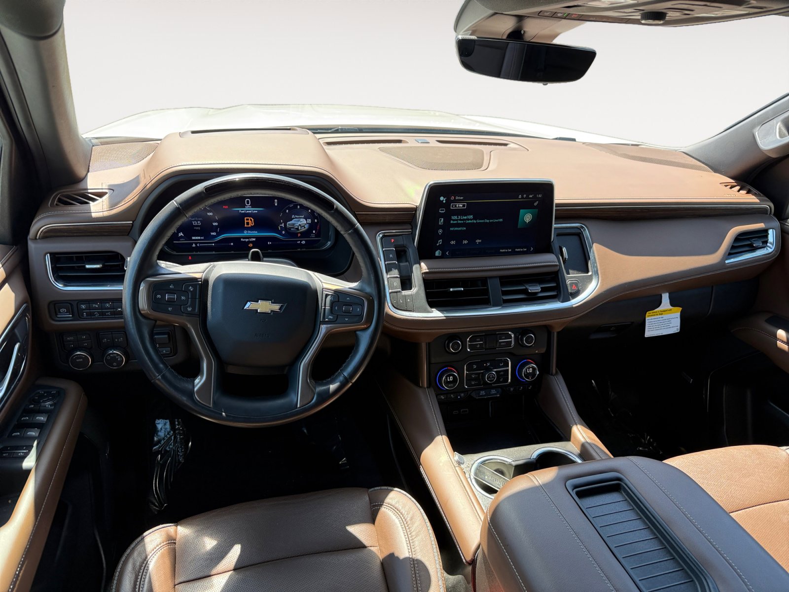 Used 2023 Chevrolet Suburban High Country w/ Advanced Technology Package image 15