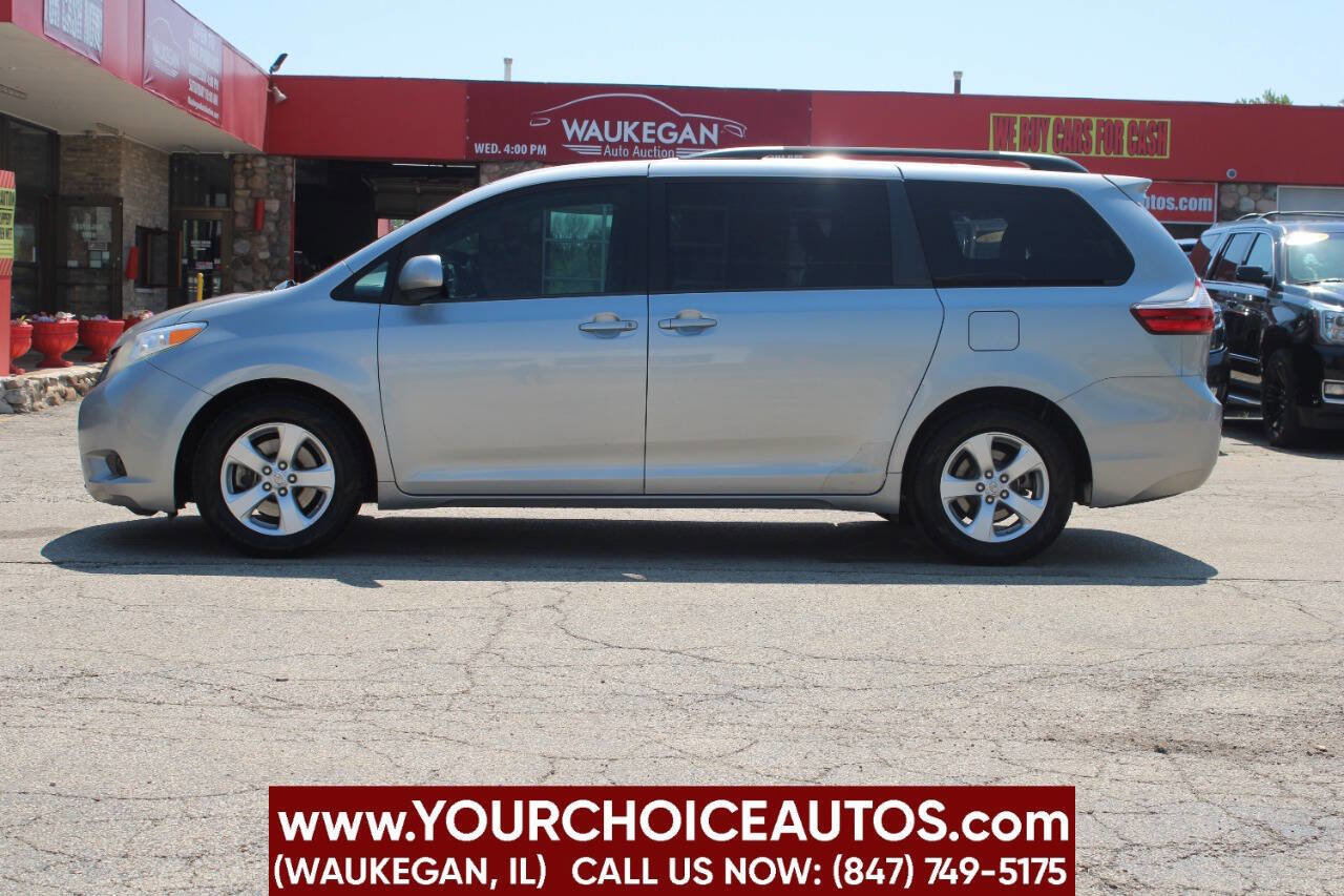Used 2017 Toyota Sienna LE image 8