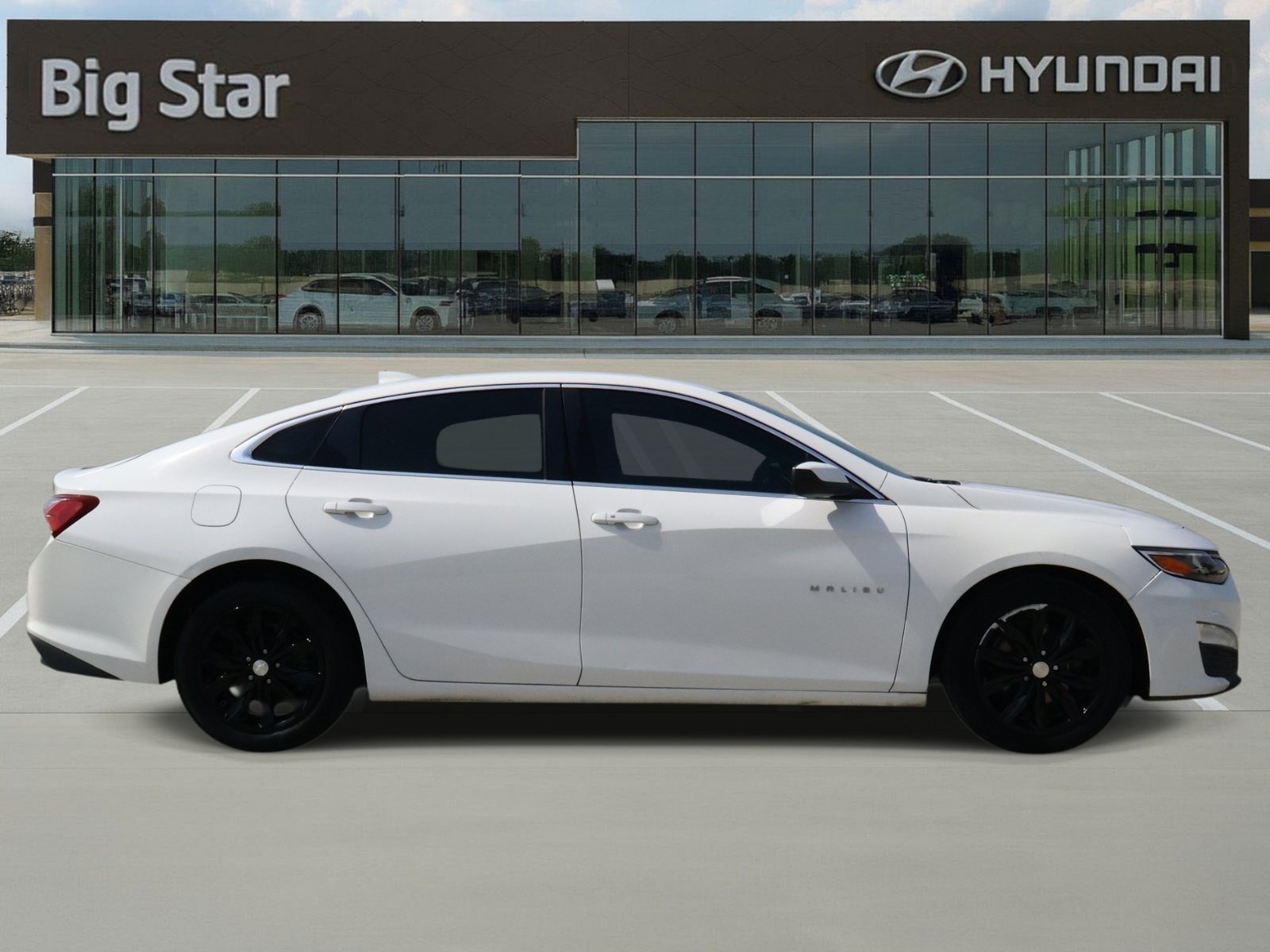 Used 2019 Chevrolet Malibu LT w/ Driver Confidence Package II FWD image 5