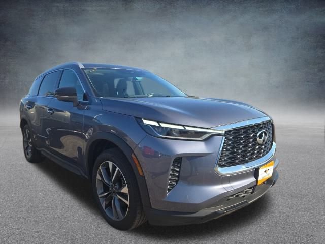 Used 2023 INFINITI QX60 Luxe image 2