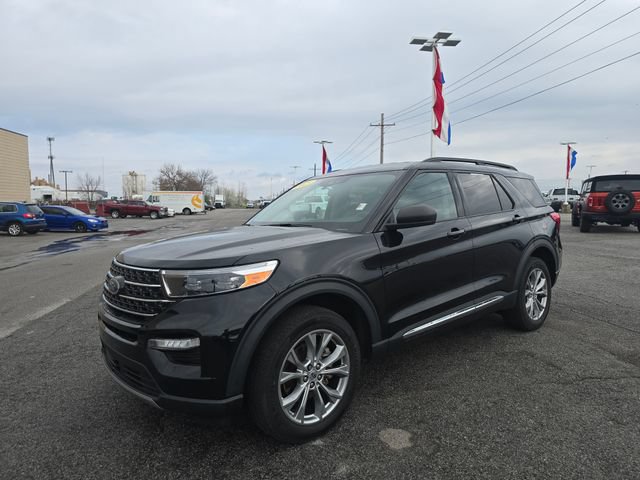 Certified 2023 Ford Explorer XLT w/ Equipment Group 202A AWD/4WD image 9