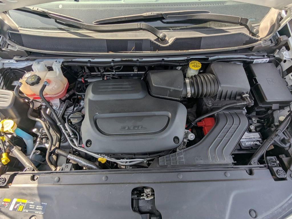 Used 2023 Chrysler Pacifica Touring-L image 36