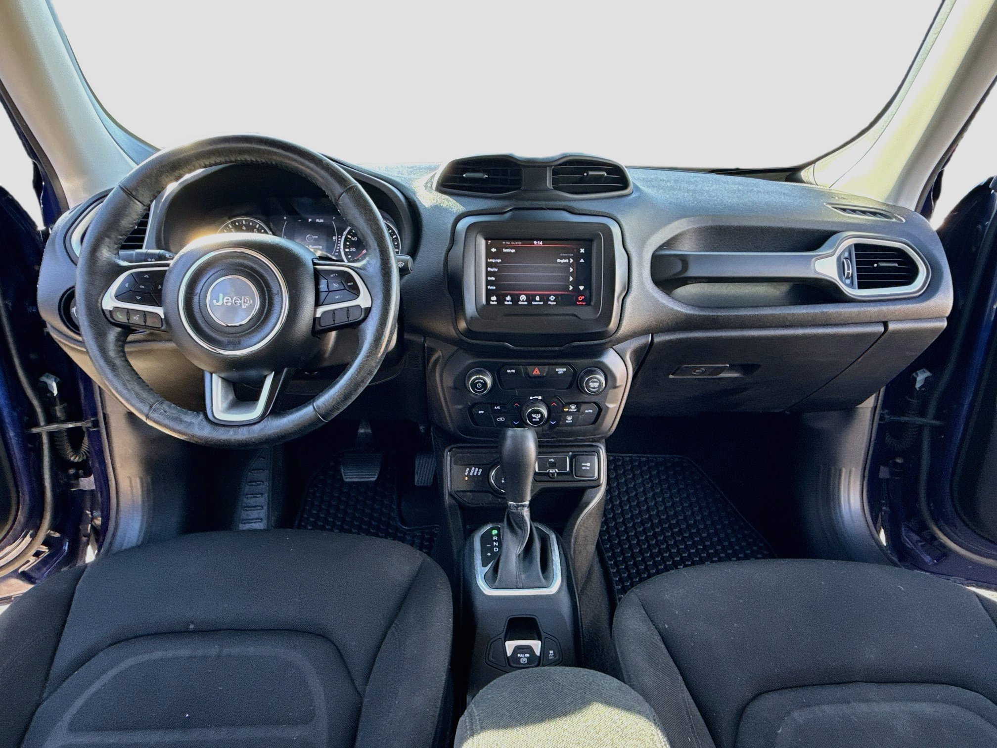 Used 2020 Jeep Renegade Latitude w/ Cold Weather Group AWD/4WD image 14