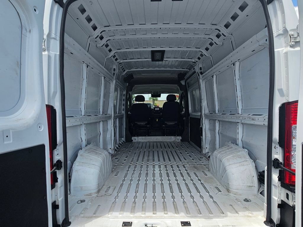 Used 2025 RAM ProMaster 2500 w/ Convenience Group FWD image 11