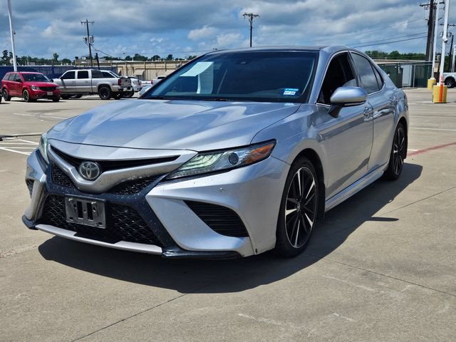 Used 2018 Toyota Camry XSE FWD image 2