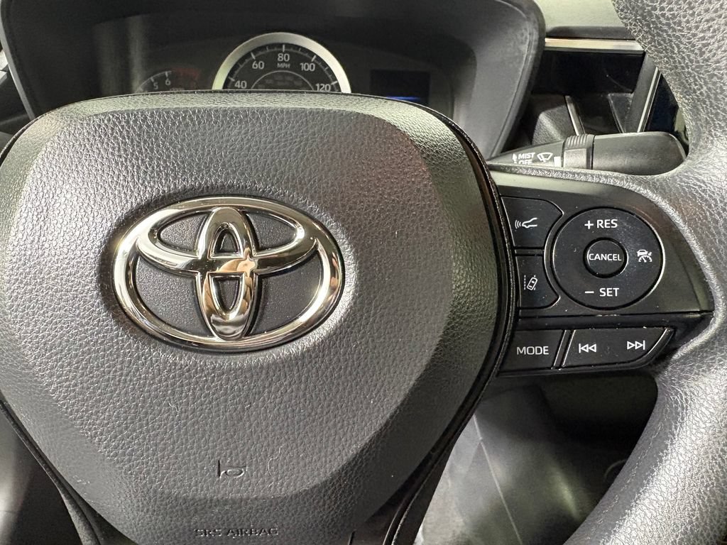 Used 2022 Toyota Corolla LE FWD image 21
