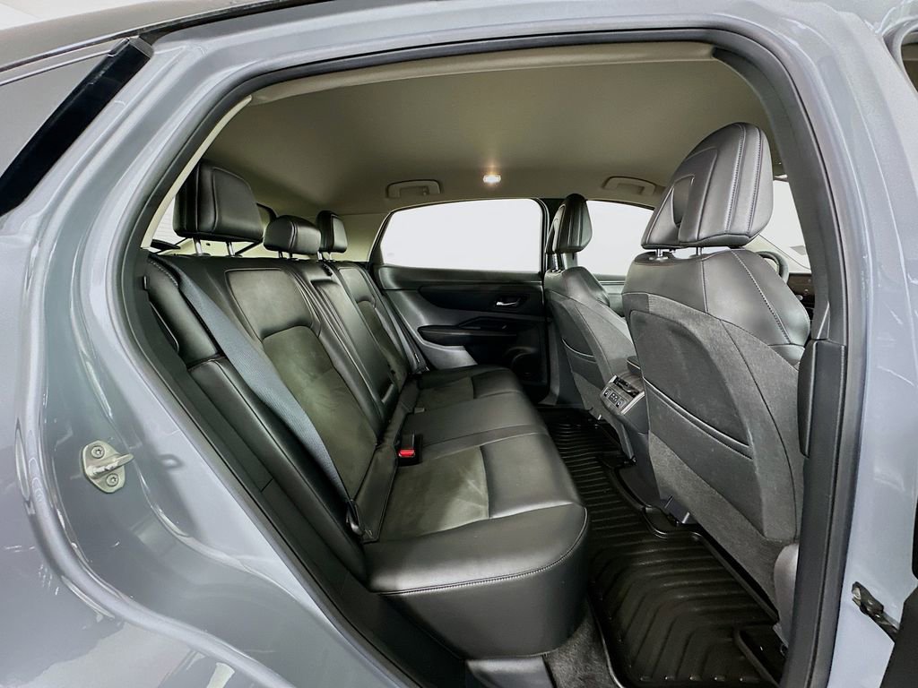 Used 2023 Nissan Ariya AWD image 28