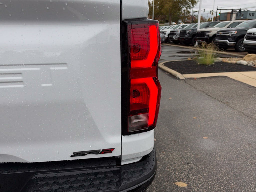 Used 2026 Chevrolet Colorado ZR2 w/ Technology Package AWD/4WD image 19