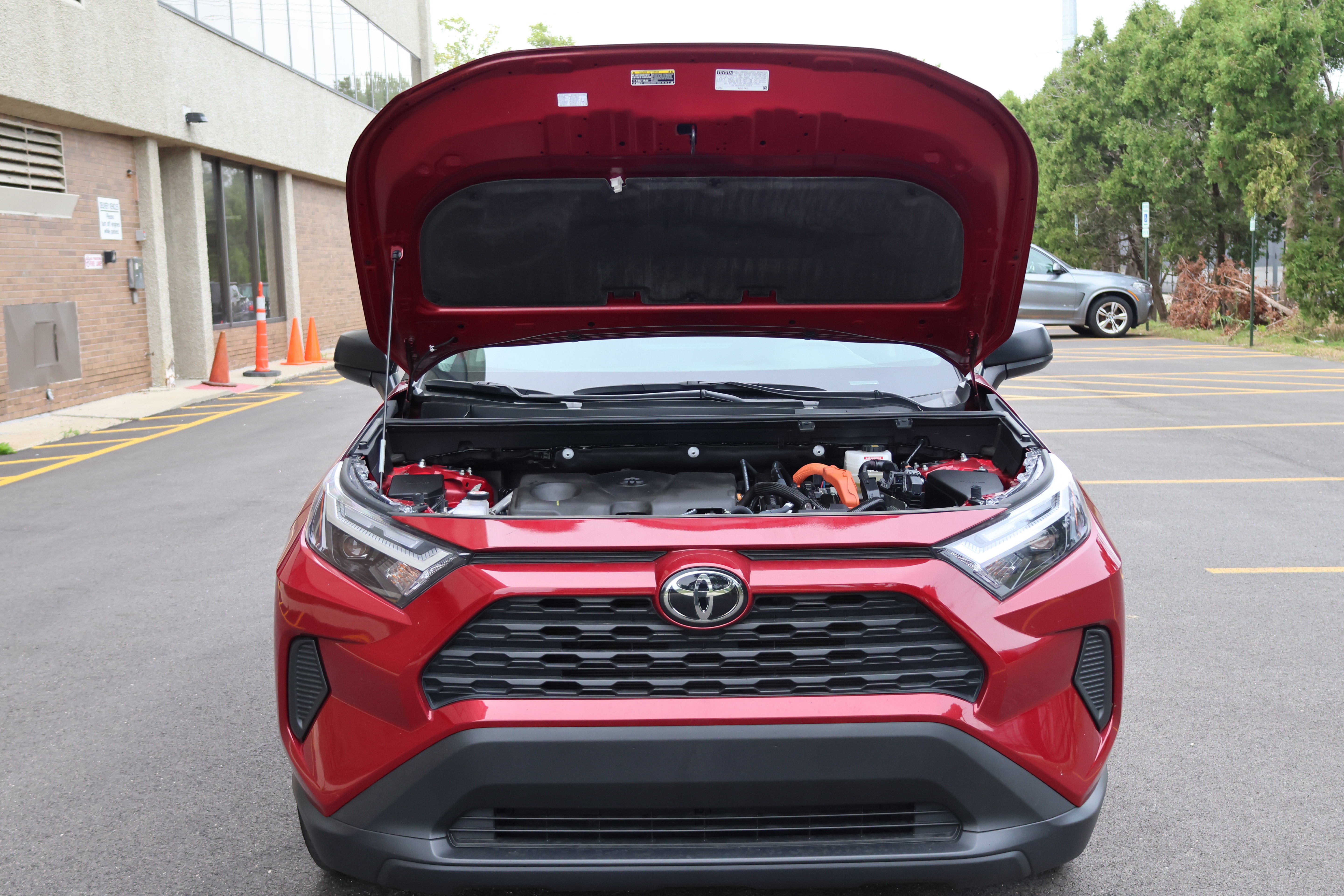 Used 2025 Toyota RAV4 LE AWD/4WD image 12