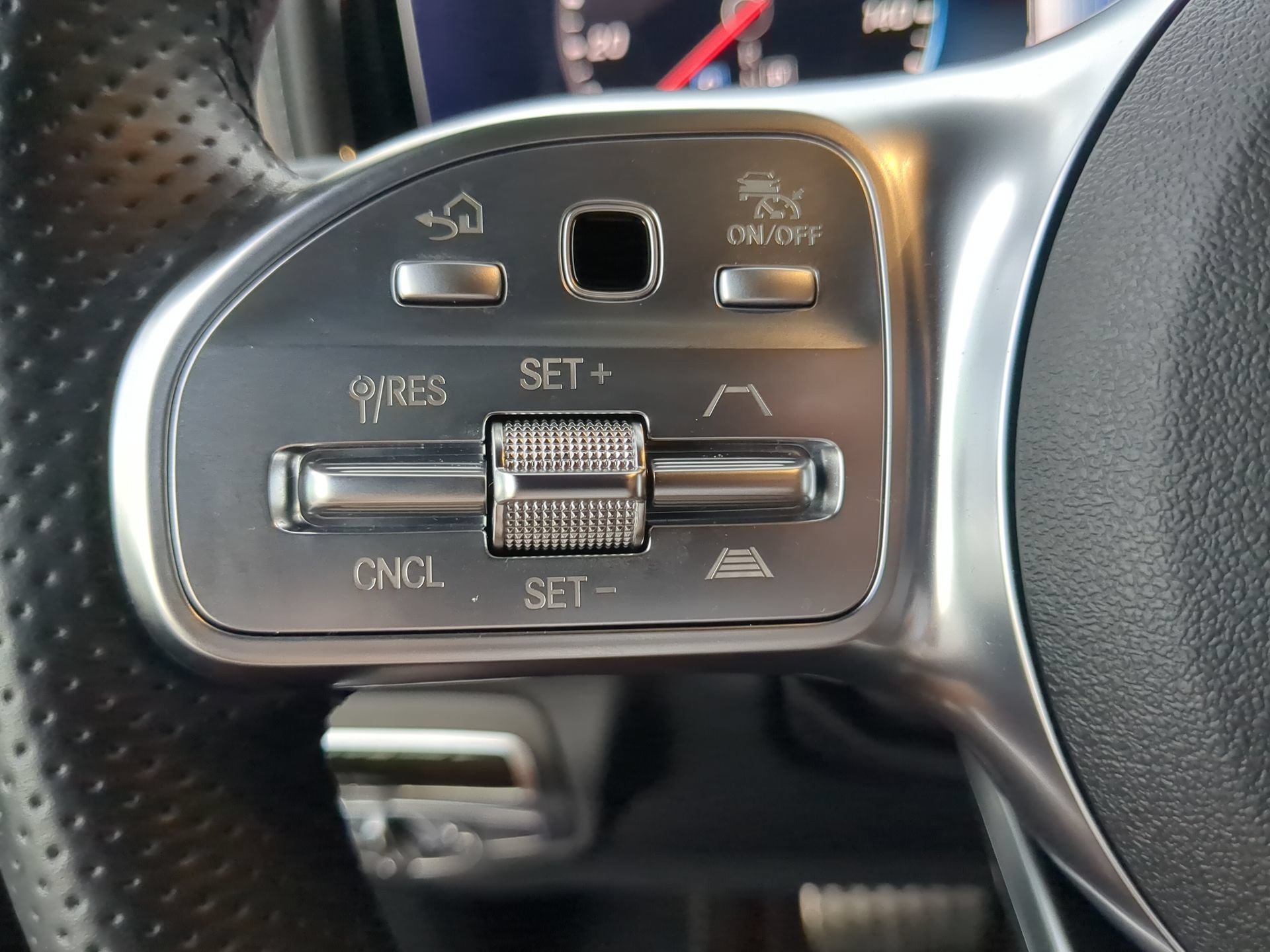 Used 2023 Mercedes-Benz G 550 image 65