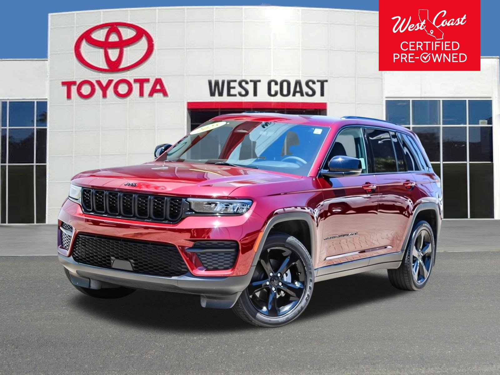 Used 2025 Jeep Grand Cherokee Altitude RWD image 1