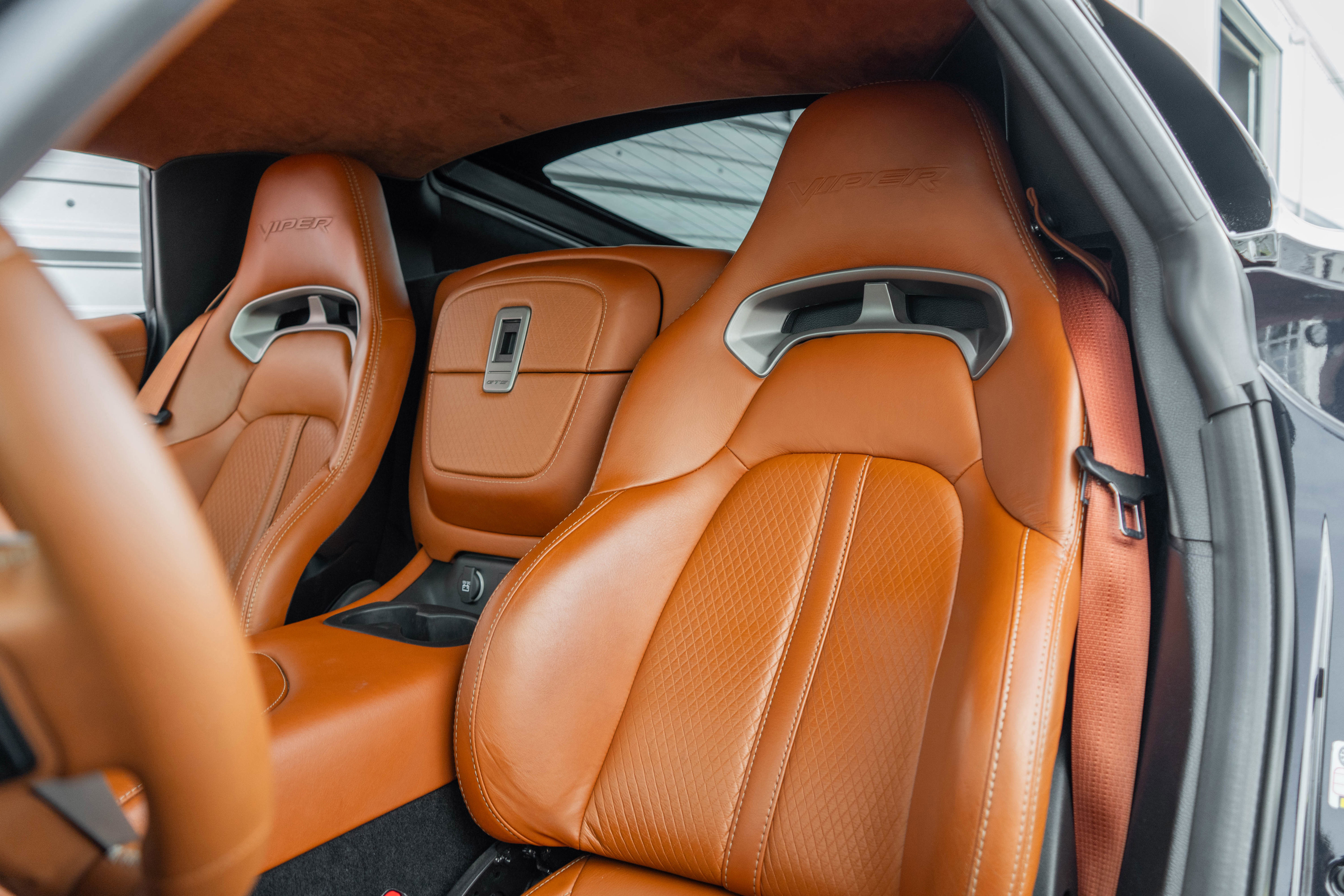 Used 2013 SRT Viper GTS w/ GTS Laguna Interior Pkg RWD image 9