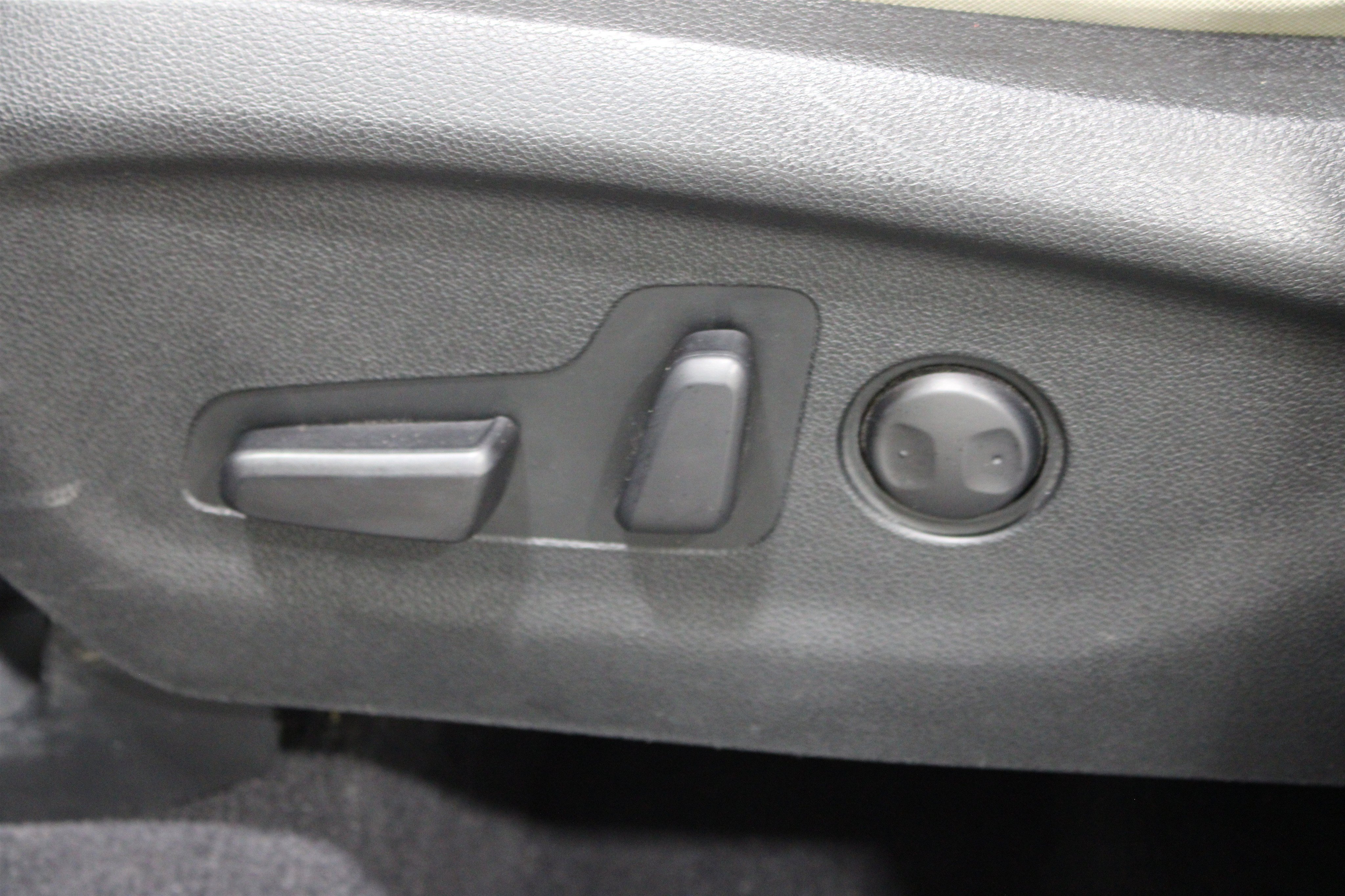 Used 2018 Kia Sorento FWD image 5