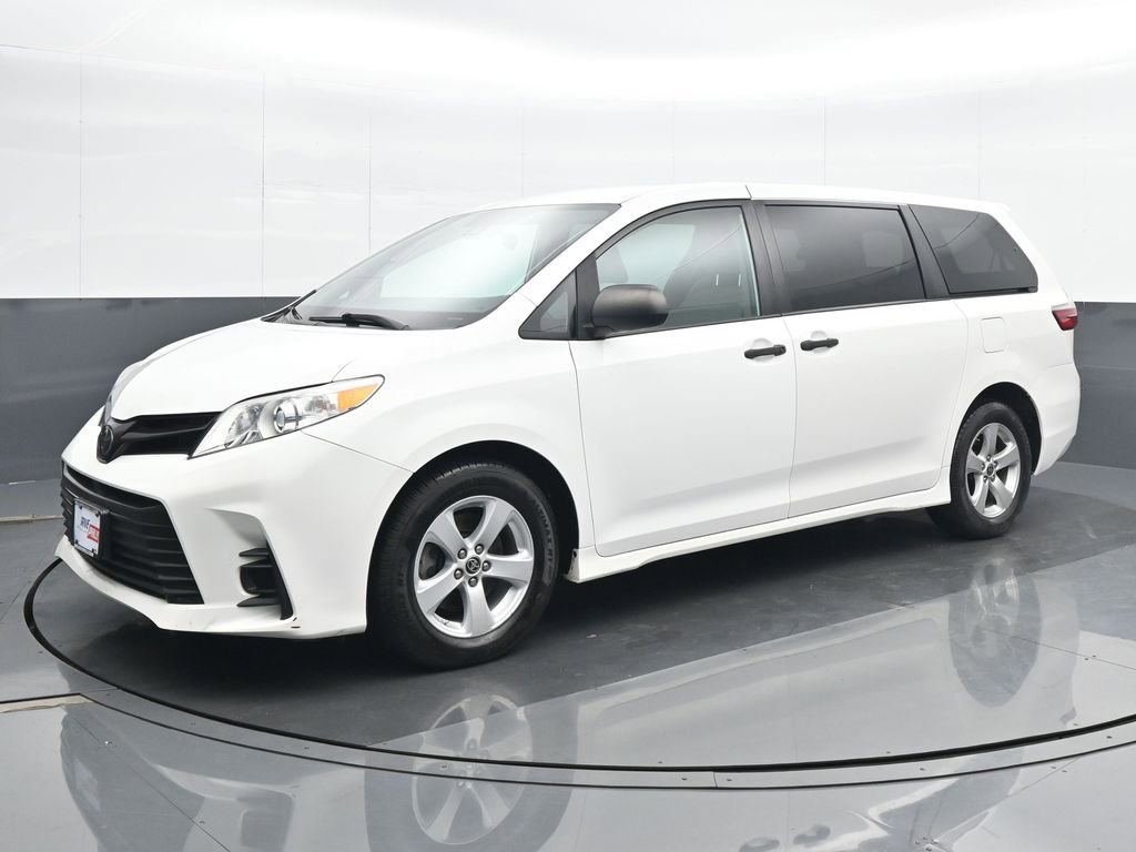 Used 2020 Toyota Sienna L FWD image 2