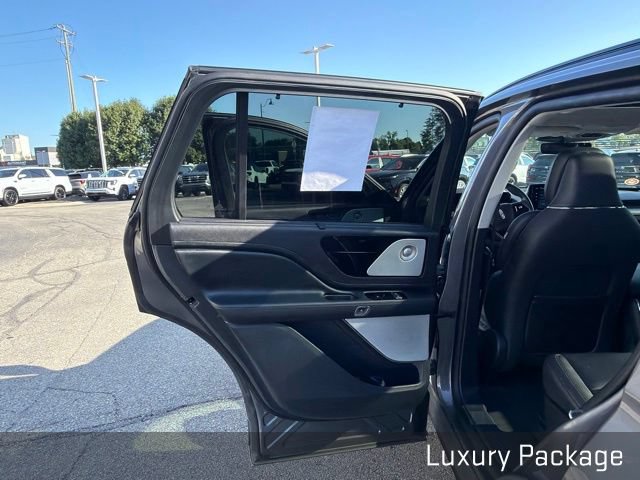 Used 2025 Lincoln Aviator Reserve w/ Equipment Group 201A AWD/4WD image 30