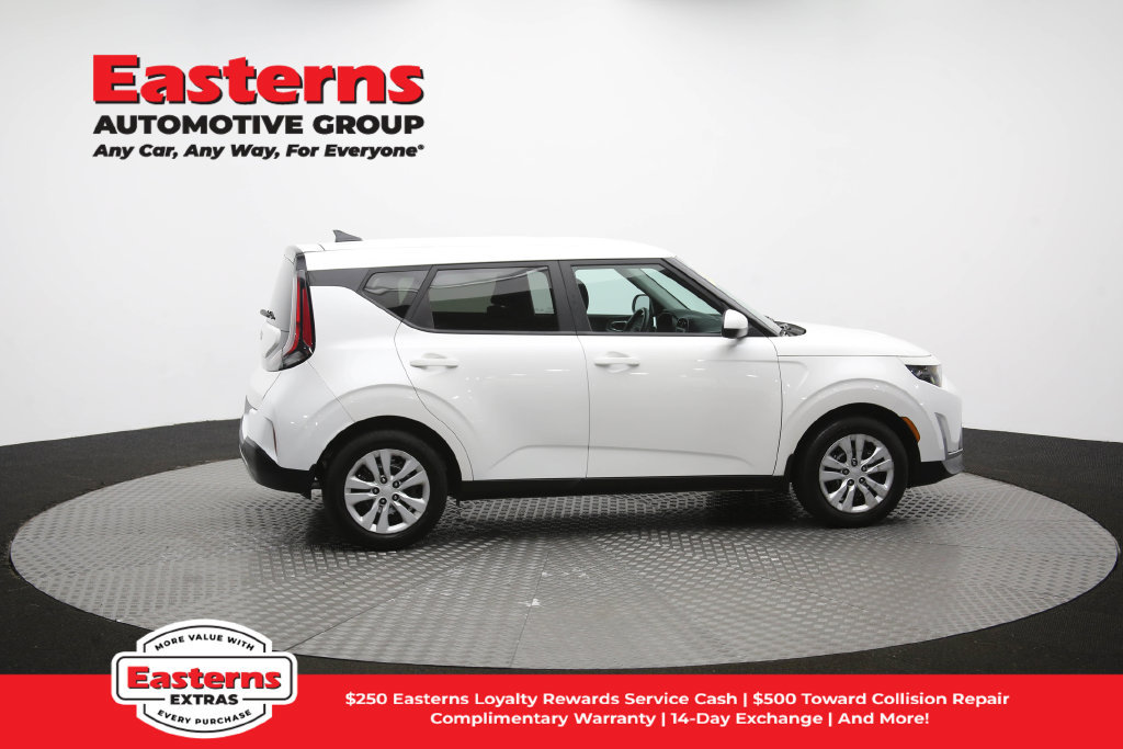 Used 2023 Kia Soul LX FWD image 43