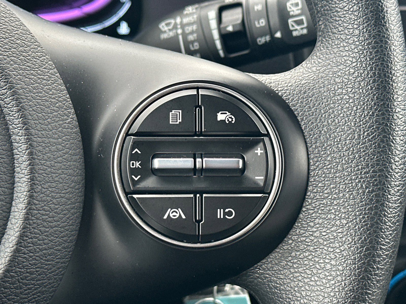 Certified 2025 Kia Soul LX w/ LX Technology Package image 11