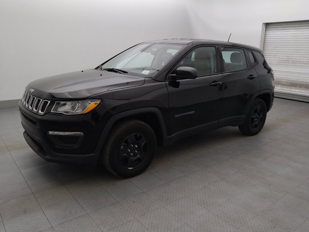 Used 2018 Jeep Compass Sport w/ Tech Group FWD image 2