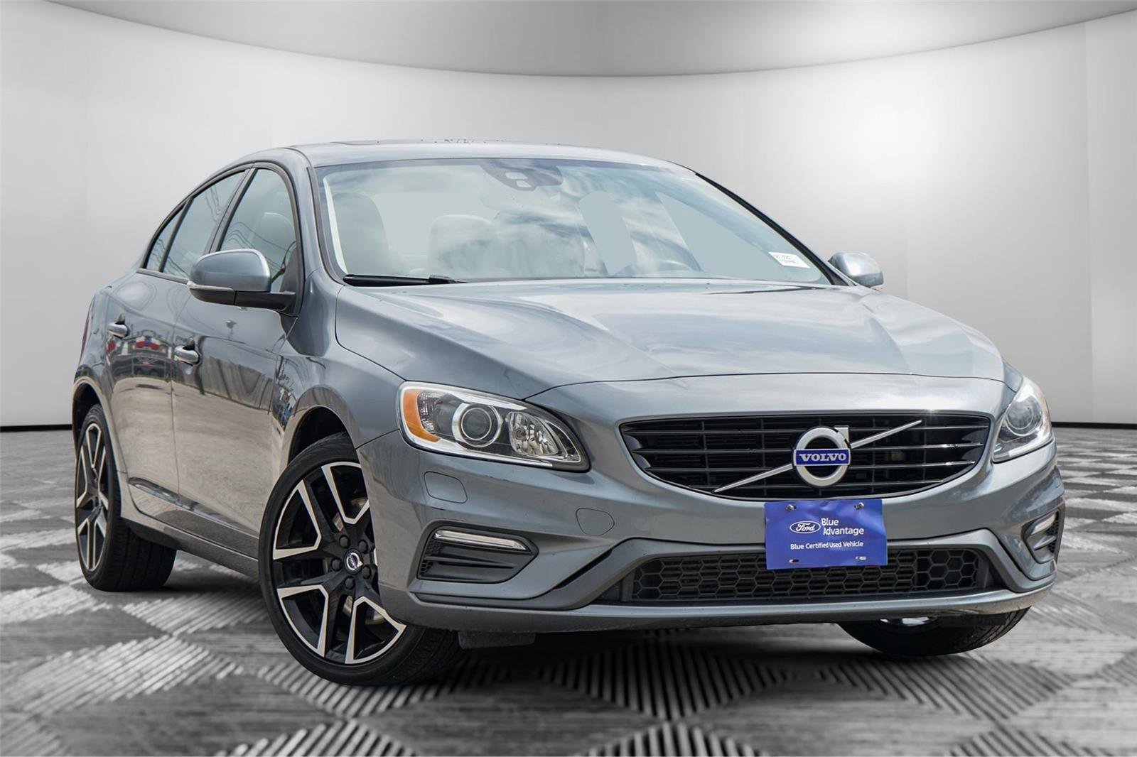 Used 2018 Volvo S60 T5 Dynamic w/ Vision Package image 1