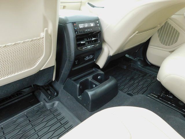 Used 2024 Jeep Grand Cherokee L Limited w/ Luxury Tech Group II image 24