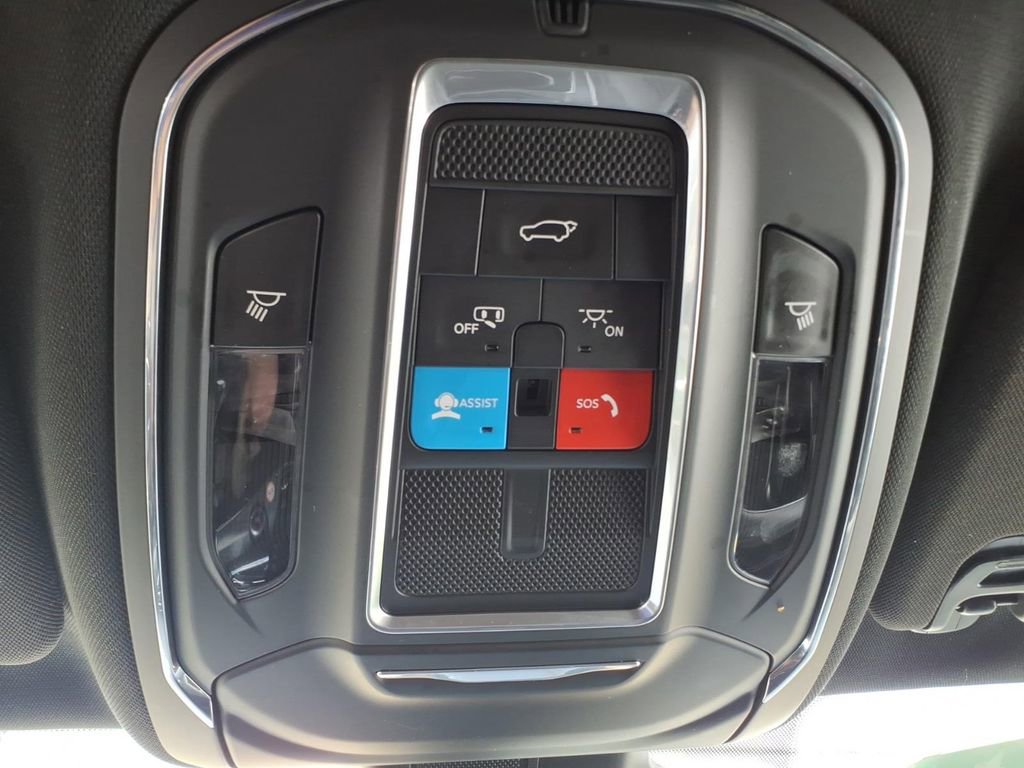 Used 2024 Jeep Wagoneer L Series II image 28