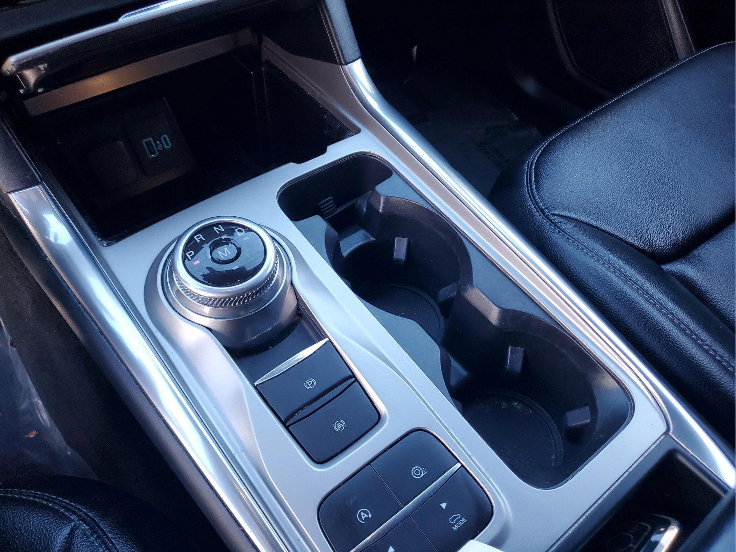 Used 2020 Ford Explorer XLT w/ Equipment Group 202A image 28