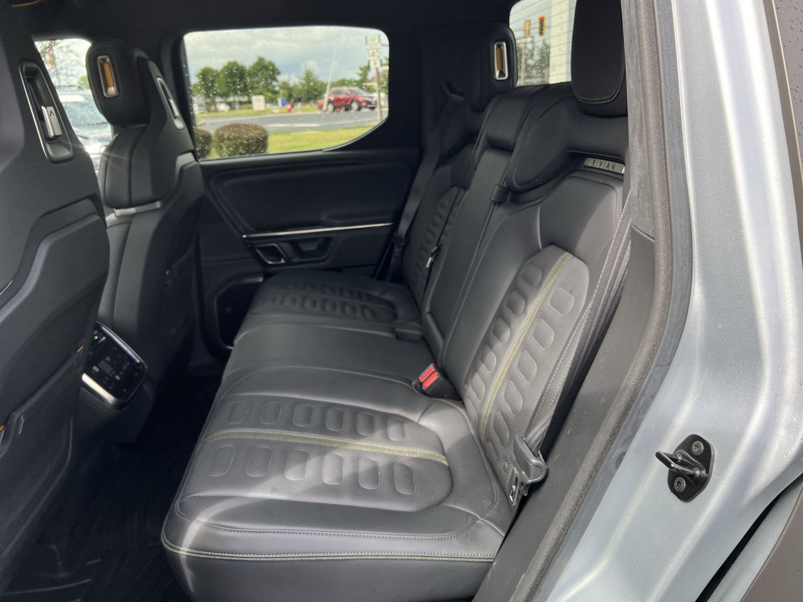 Used 2023 Rivian R1T Adventure AWD/4WD image 25