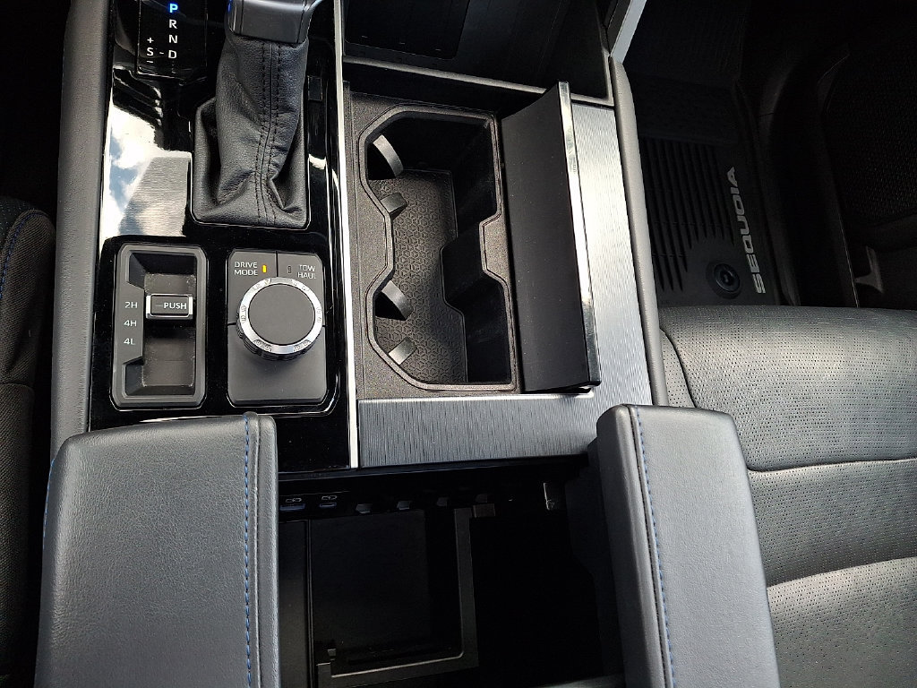 Used 2024 Toyota Sequoia Platinum AWD/4WD image 26